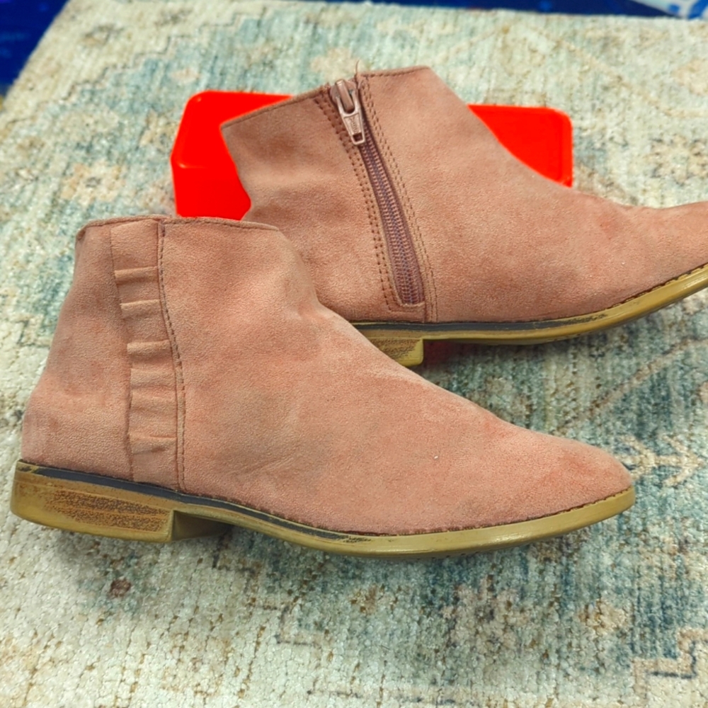 Cat&Jack size 3 Pink ankle height boots